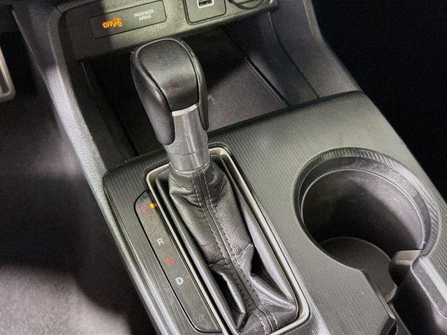 Vehicle image 22 of 33