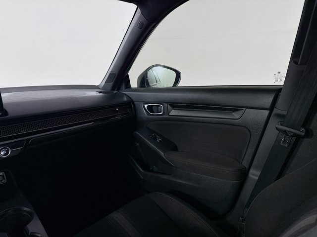 Vehicle image 29 of 33