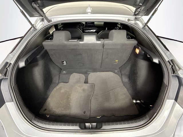 Vehicle image 10 of 33