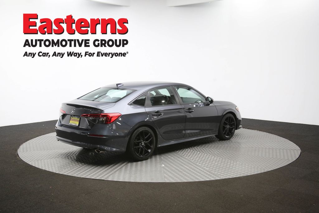 Vehicle image 21 of 60
