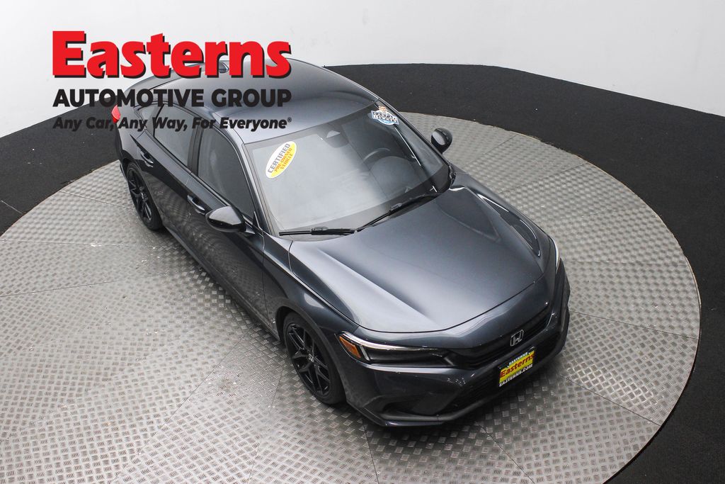 Vehicle image 15 of 60