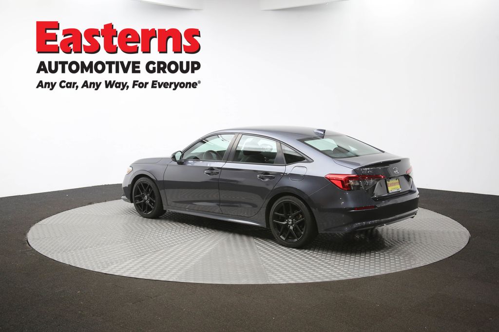 Vehicle image 32 of 60