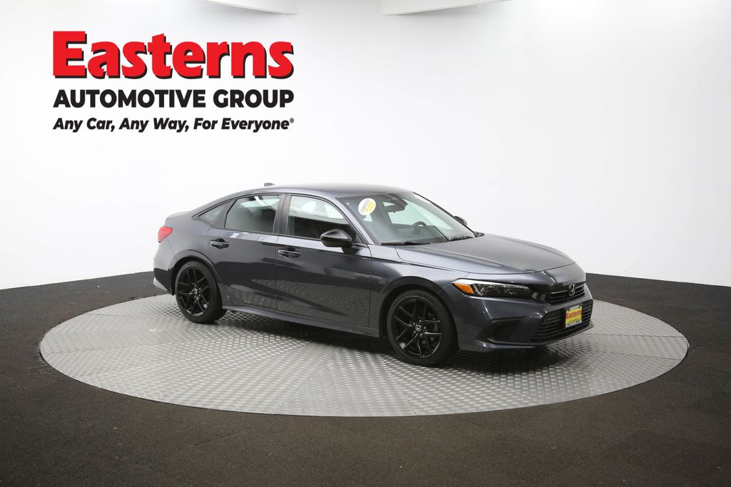 Vehicle image 16 of 60