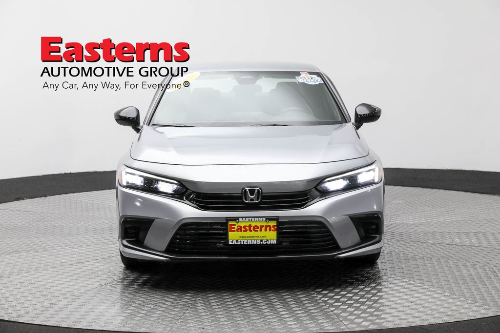 Vehicle image 8 of 97