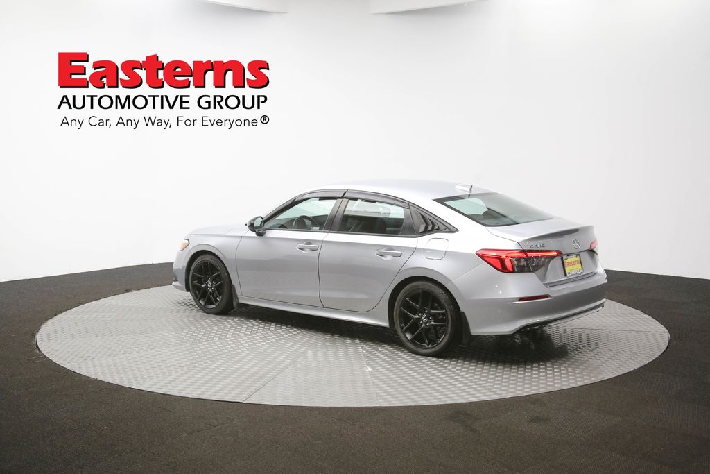 Vehicle image 33 of 97