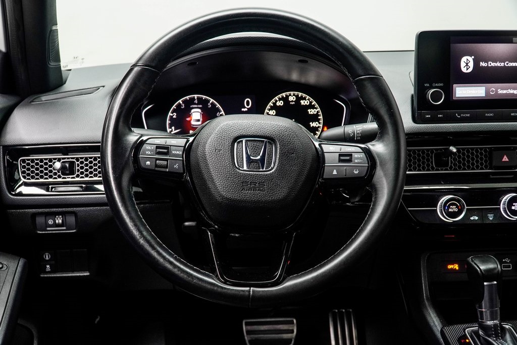 Vehicle image 15 of 39