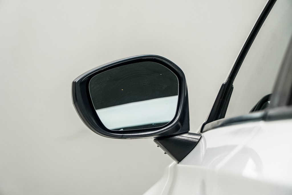 Vehicle image 14 of 39
