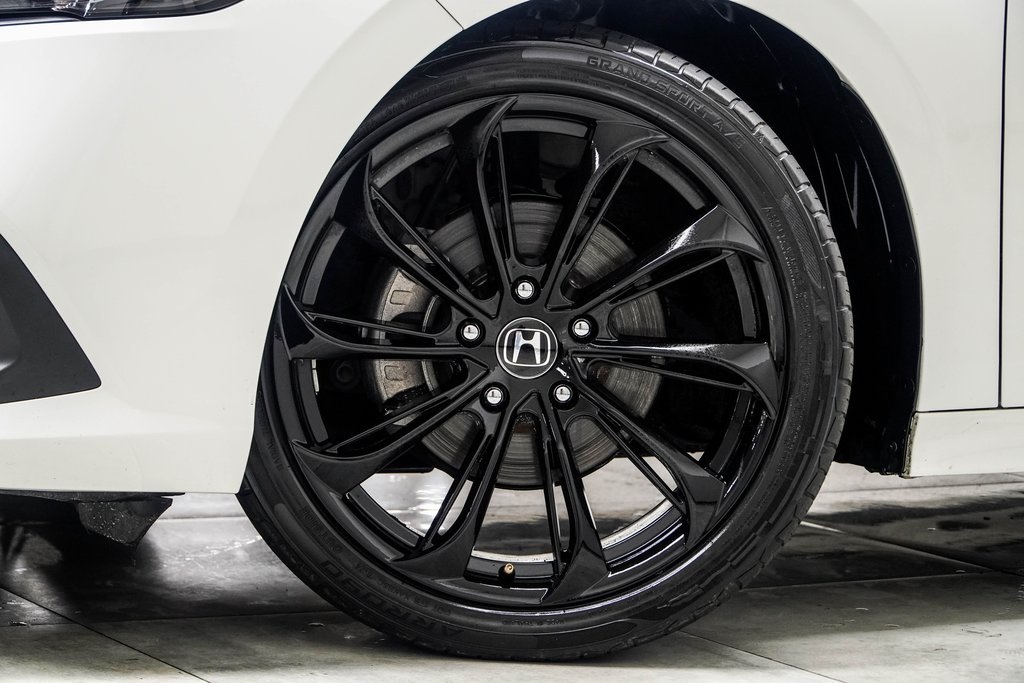 Vehicle image 11 of 39