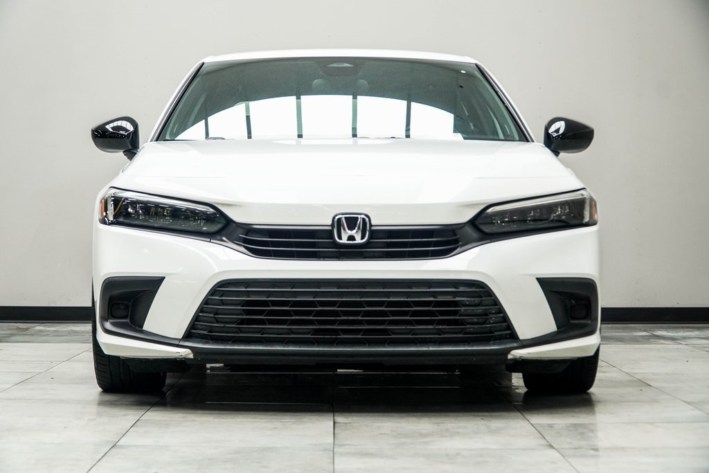 Vehicle image 3 of 39