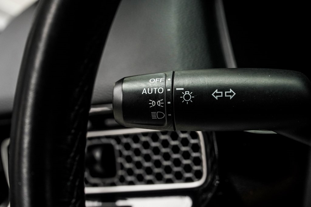 Vehicle image 29 of 39