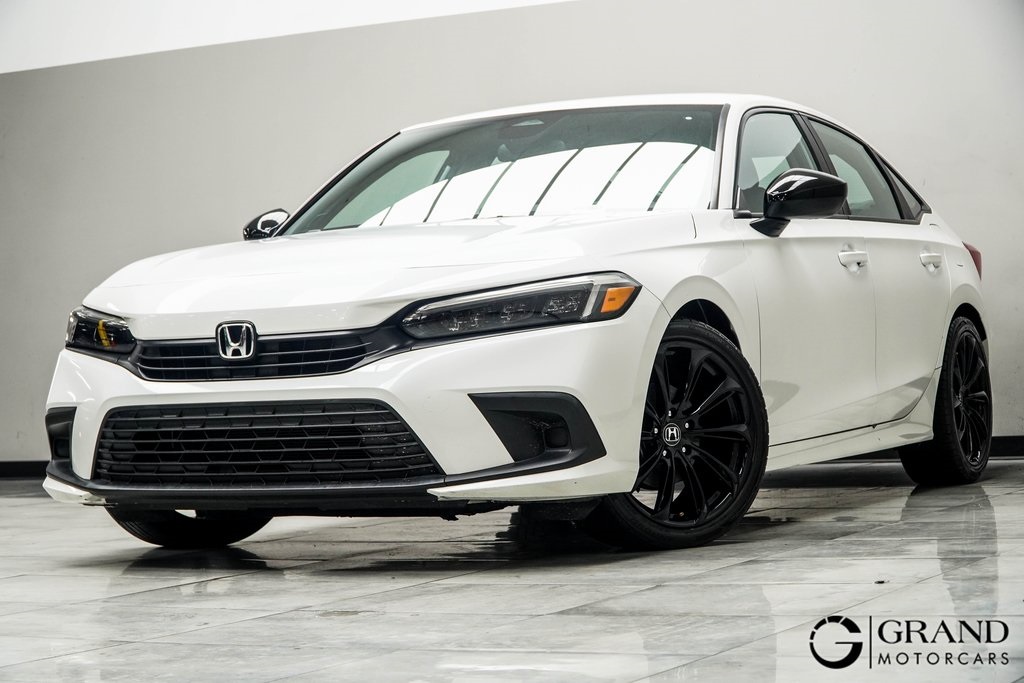 Vehicle image 2 of 39