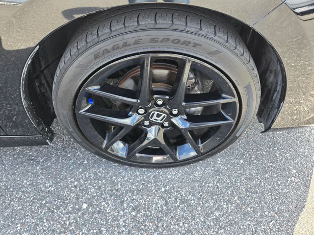 Vehicle image 9 of 44