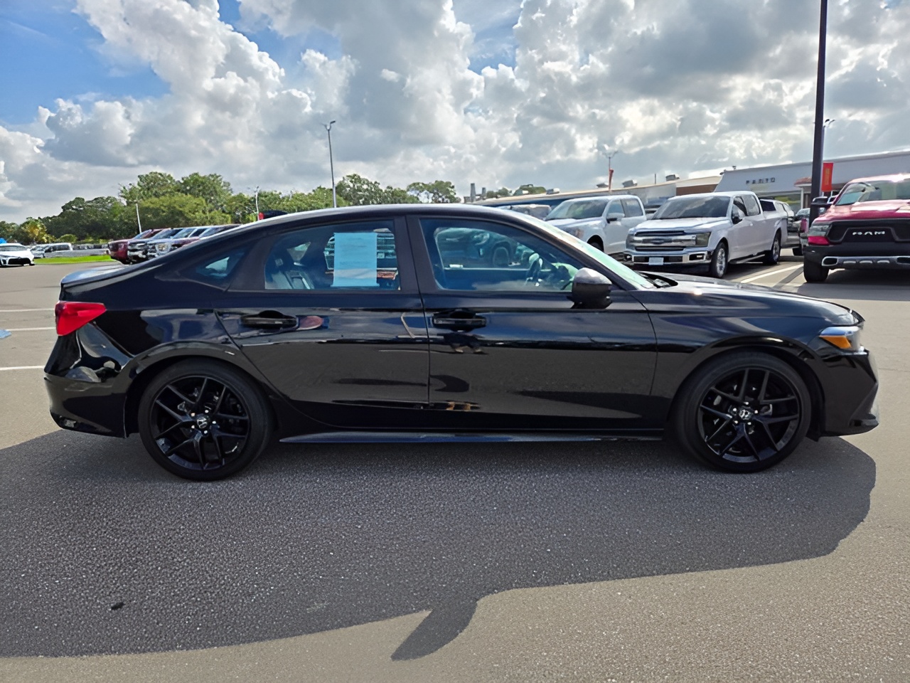 Vehicle image 40 of 44