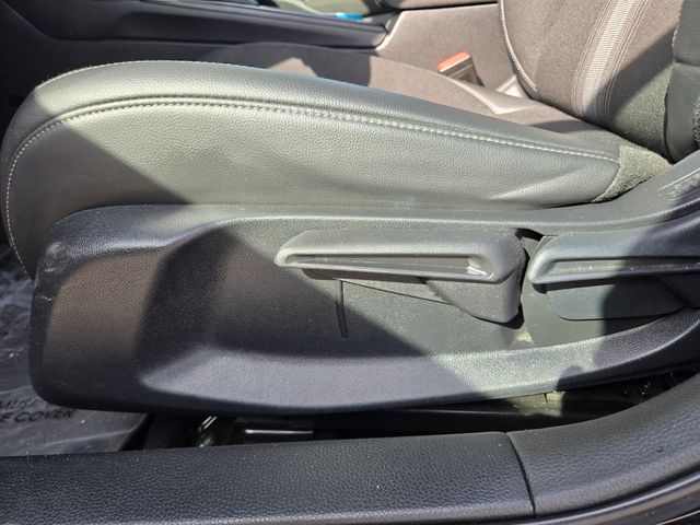 Vehicle image 15 of 44
