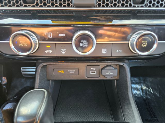 Vehicle image 22 of 44