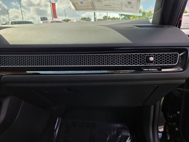 Vehicle image 34 of 44