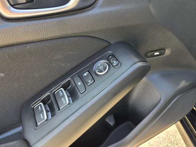 Vehicle image 14 of 44