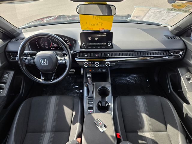 Vehicle image 29 of 44