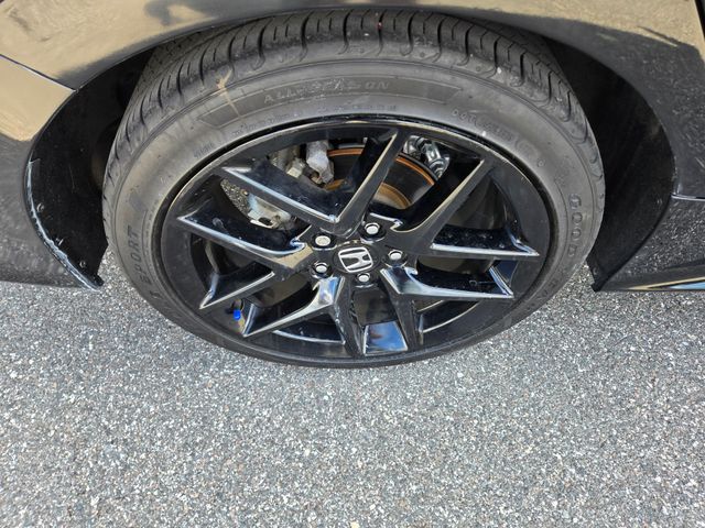 Vehicle image 10 of 44