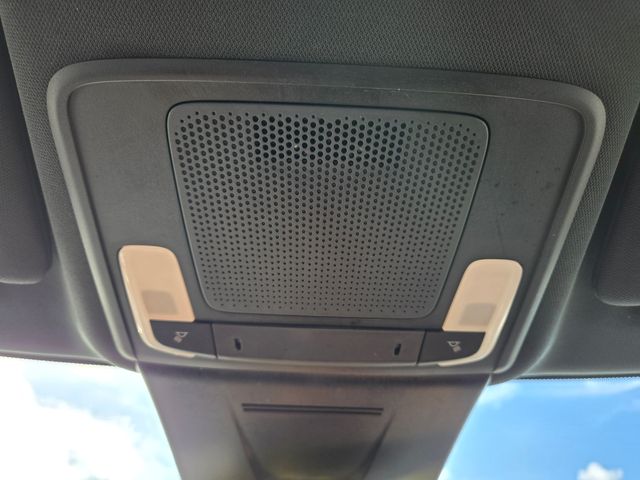 Vehicle image 25 of 44