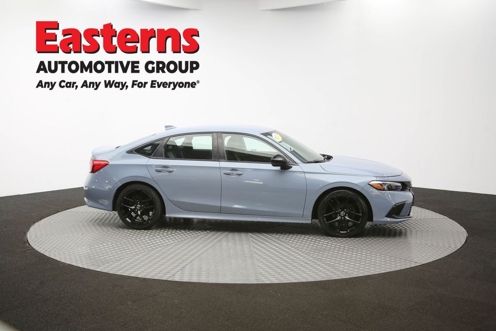 Vehicle image 18 of 60