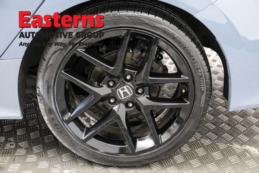 Vehicle image 41 of 60