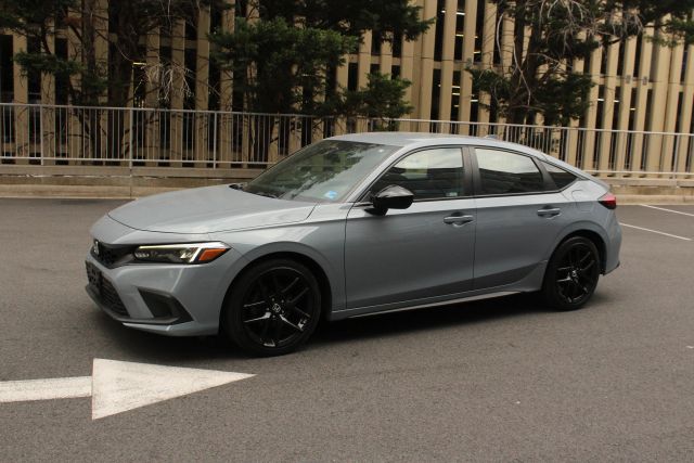 2022 Honda Civic Sport Image 1 of 36