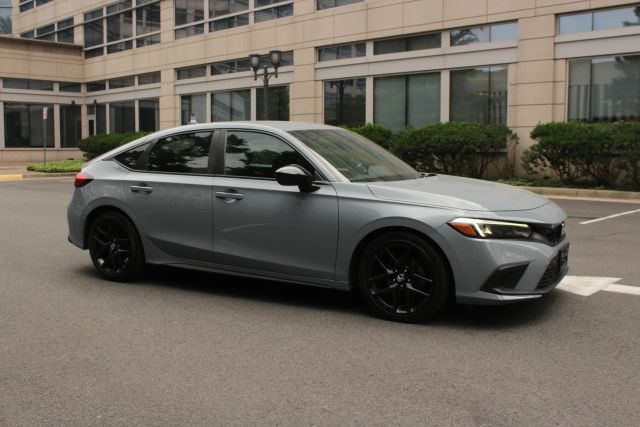 2022 Honda Civic Sport Image 3 of 36