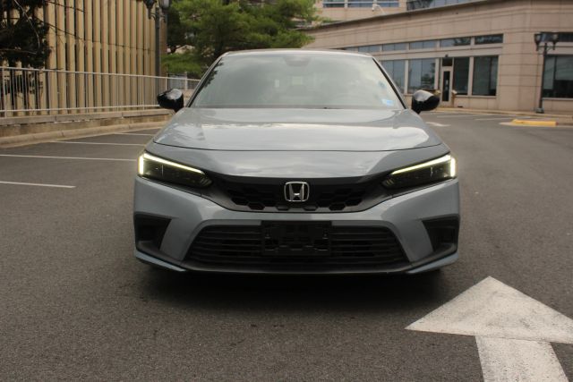2022 Honda Civic Sport Image 2 of 36