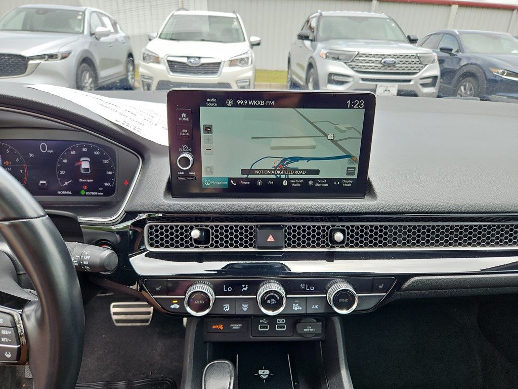 Vehicle image 20 of 33
