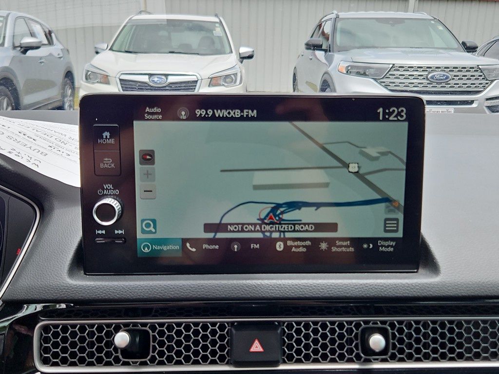 Vehicle image 23 of 33