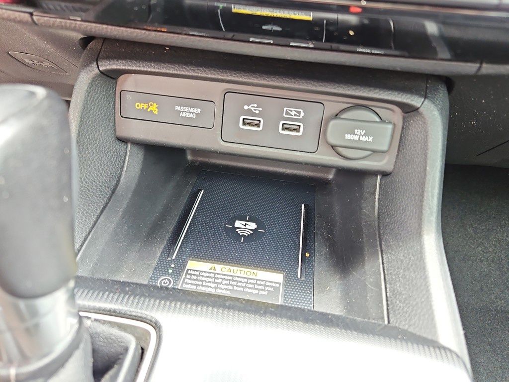 Vehicle image 25 of 33