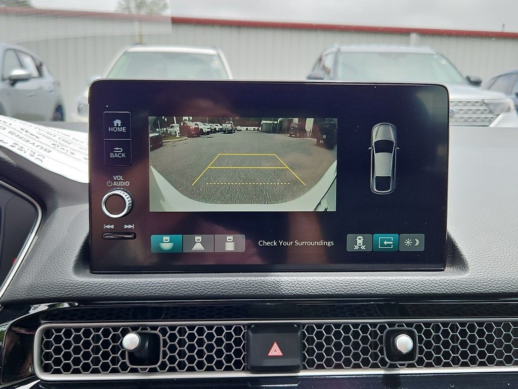 Vehicle image 24 of 33