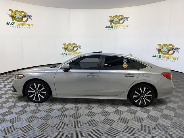 Vehicle image 8 of 24
