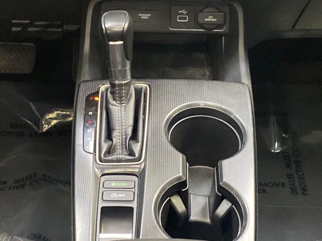Vehicle image 21 of 24