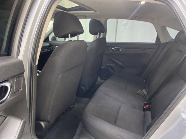 Vehicle image 11 of 24