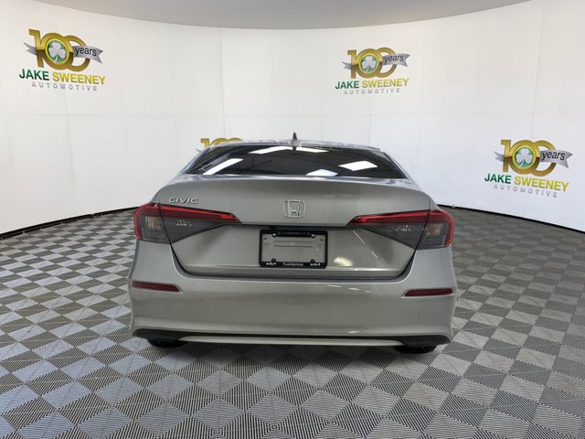 Vehicle image 6 of 24