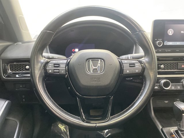 Vehicle image 13 of 24