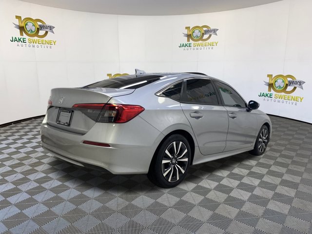 Vehicle image 5 of 24