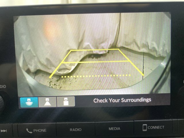 Vehicle image 18 of 24