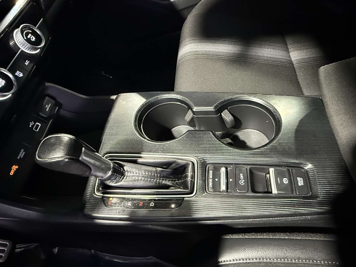 Vehicle image 28 of 51