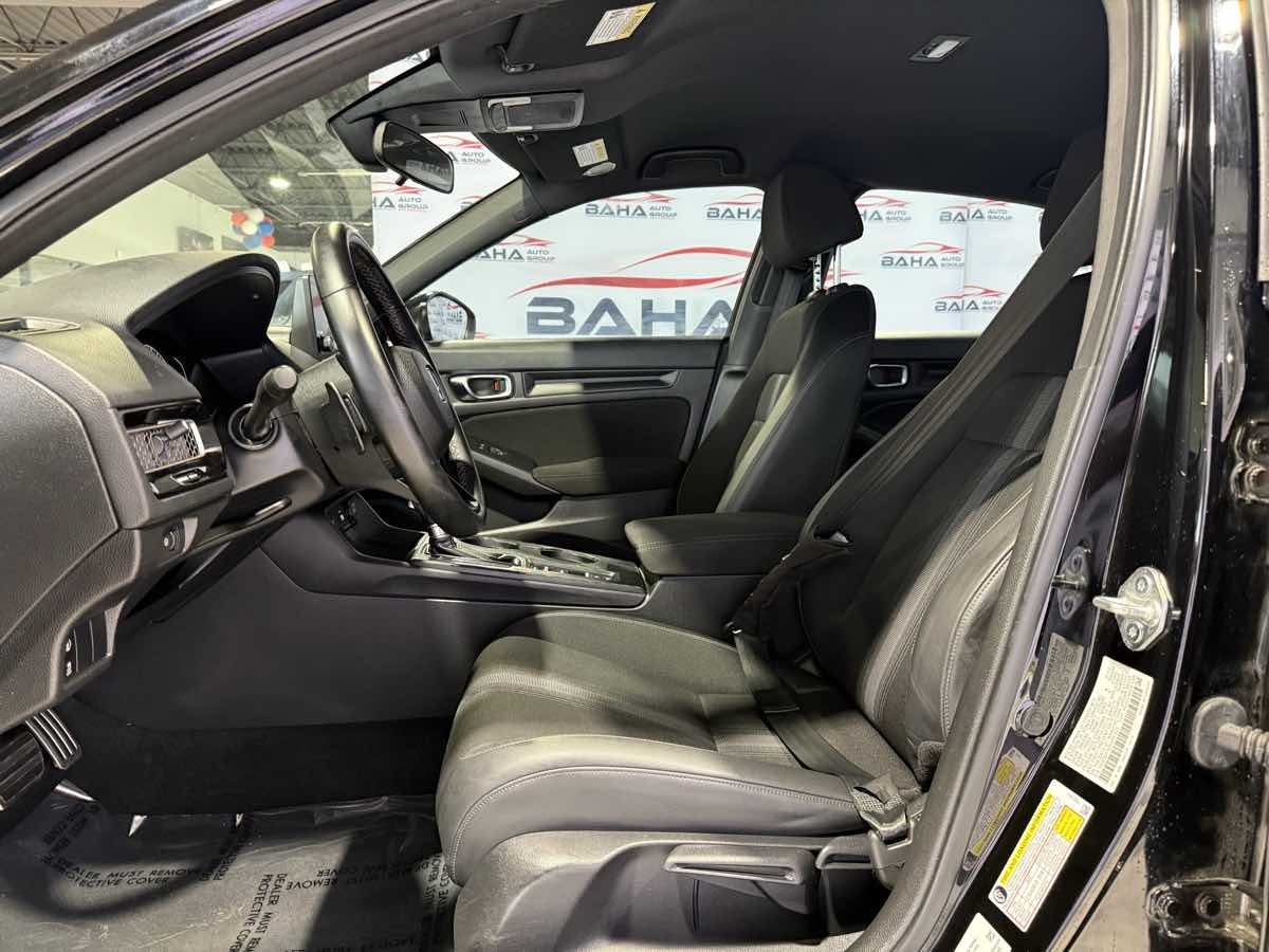 Vehicle image 36 of 51