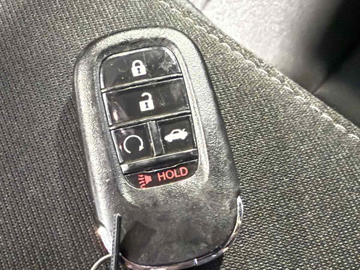 Vehicle image 24 of 51