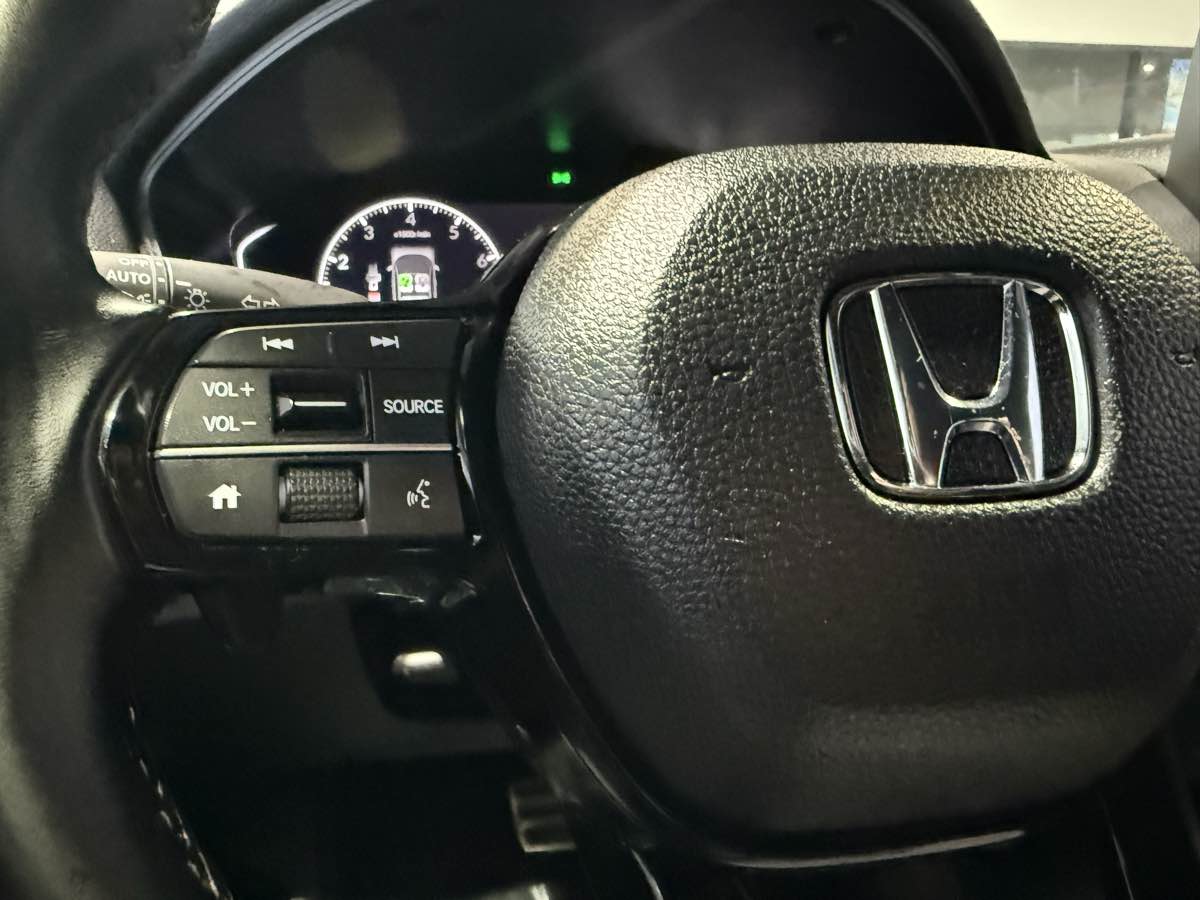 Vehicle image 22 of 51