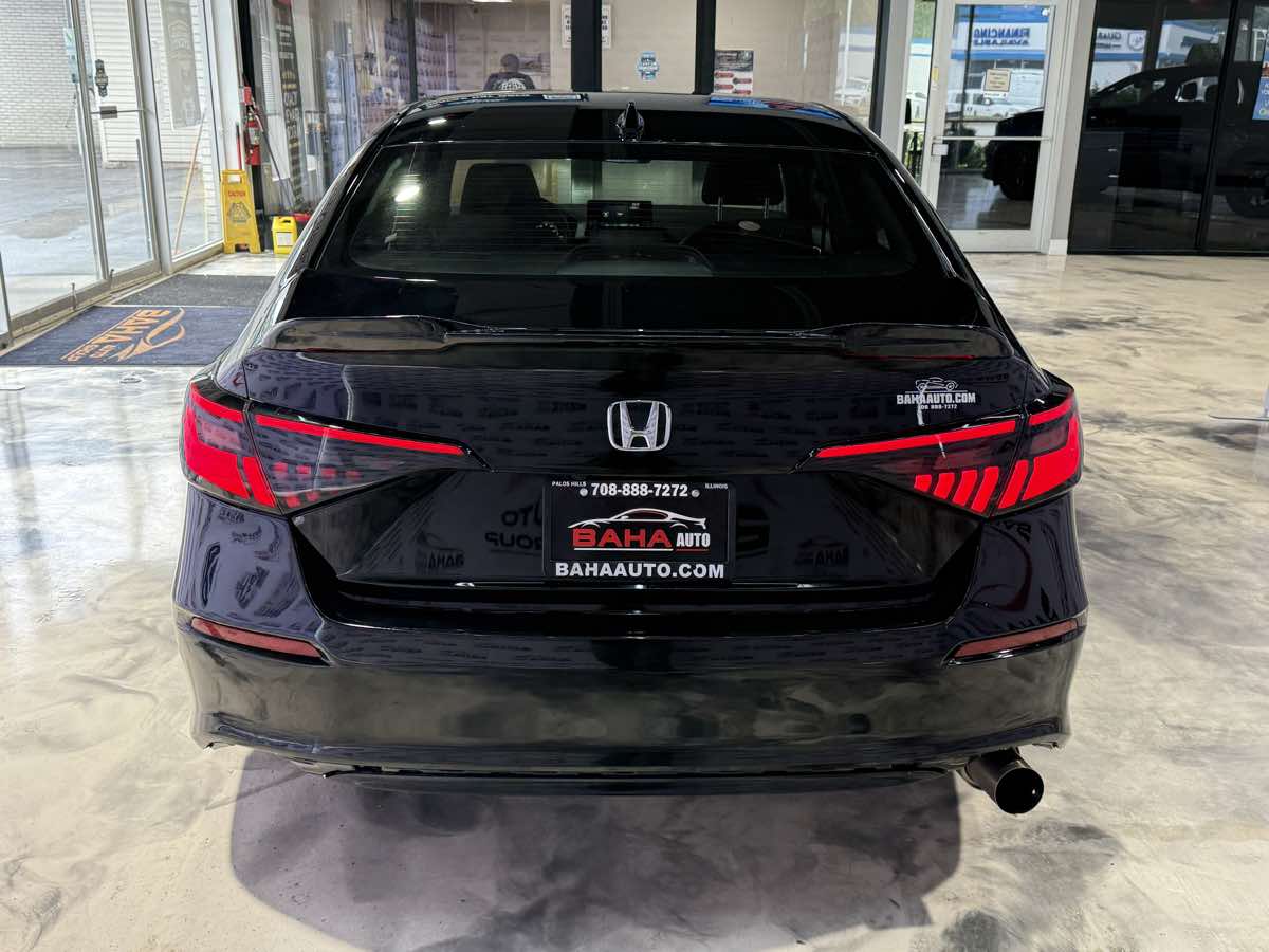 Vehicle image 14 of 51