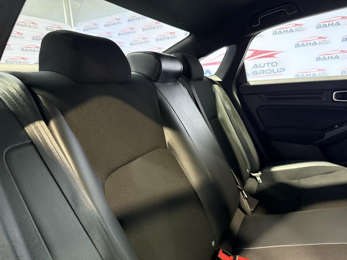 Vehicle image 47 of 51
