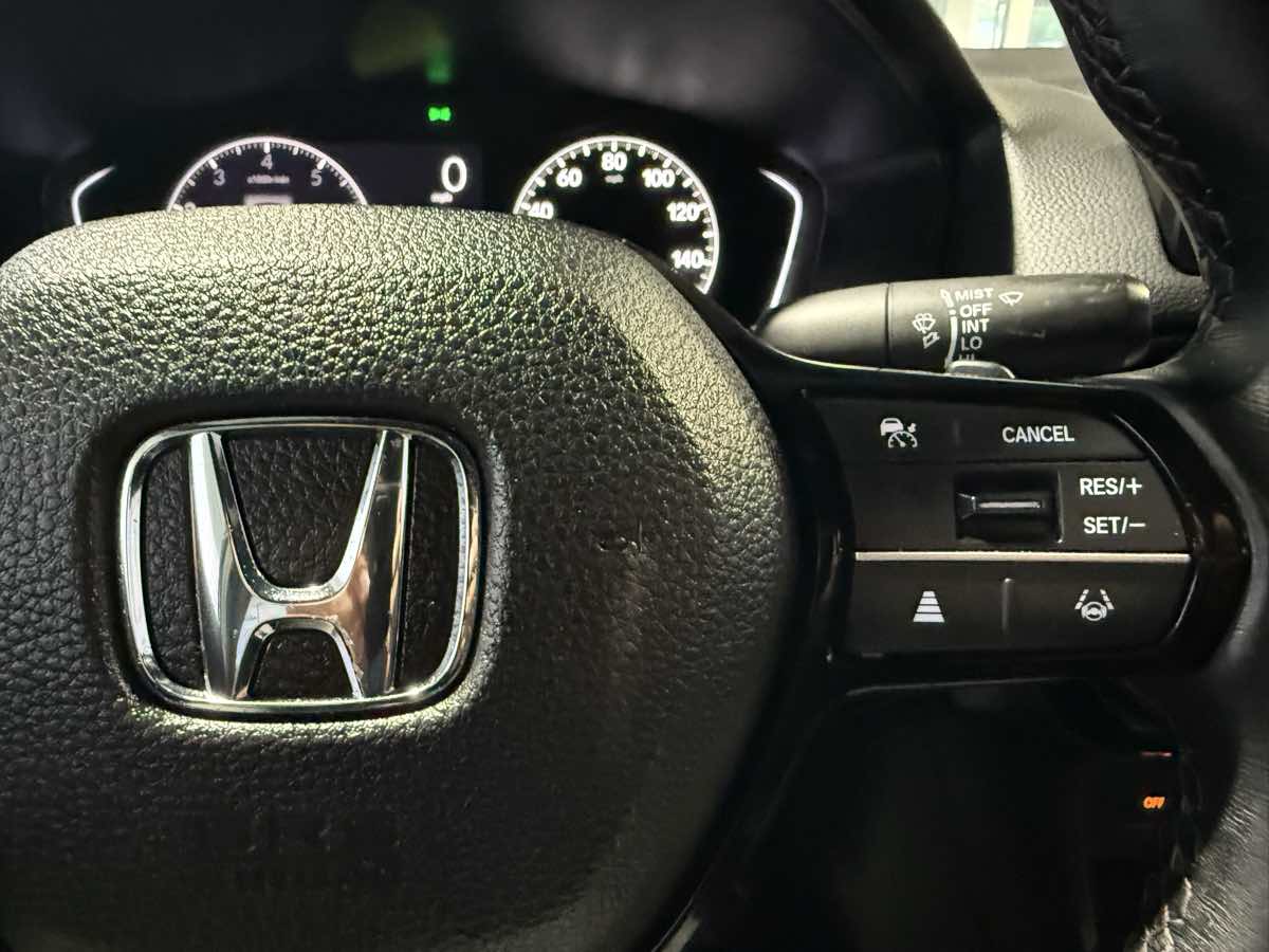 Vehicle image 21 of 51