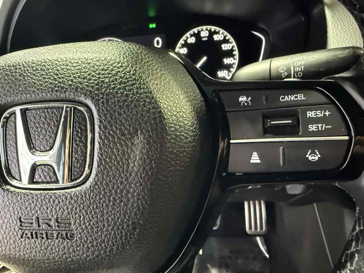 Vehicle image 31 of 51