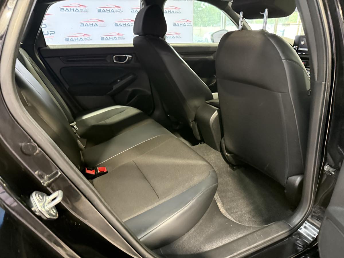 Vehicle image 46 of 51