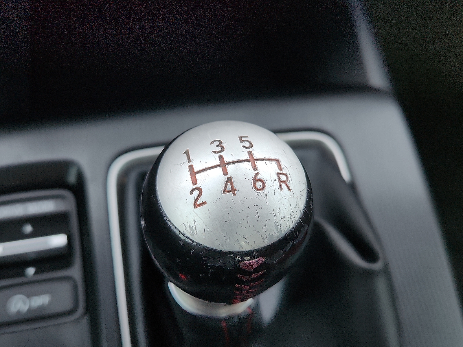 Vehicle image 17 of 20